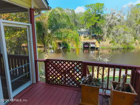 295 Maxwell Drive Welaka FL 32193