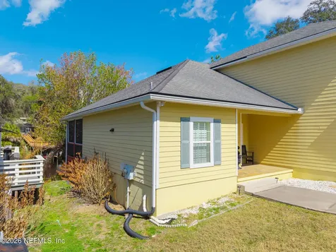 295 Maxwell Drive Welaka FL 32193