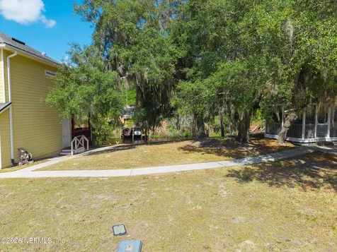 295 Maxwell Drive Welaka FL 32193