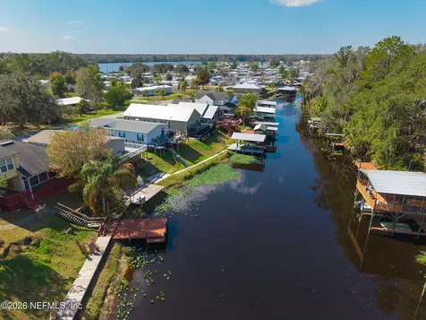 295 Maxwell Drive Welaka FL 32193