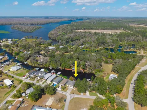 295 Maxwell Drive Welaka FL 32193