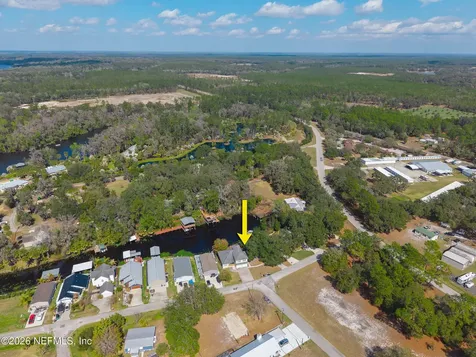 295 Maxwell Drive Welaka FL 32193