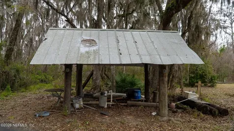 455 W River Road Palatka FL 32177