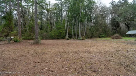 455 W River Road Palatka FL 32177