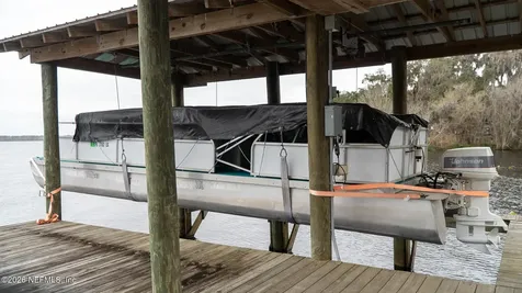 455 W River Road Palatka FL 32177