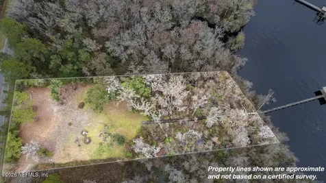 455 W River Road Palatka FL 32177