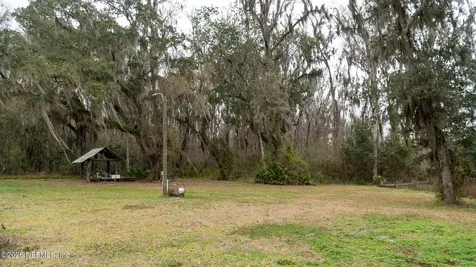 455 W River Road Palatka FL 32177