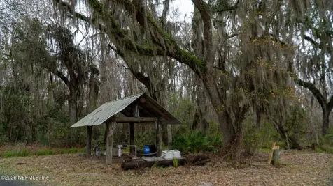 455 W River Road Palatka FL 32177