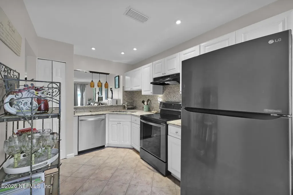 7701 Baymeadows Circle W Jacksonville FL 32256