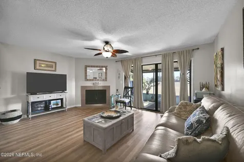 7701 Baymeadows Circle W Jacksonville FL 32256
