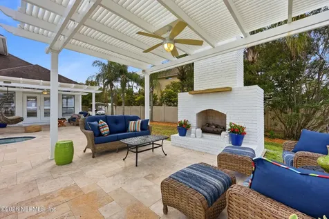 6285 Whispering Oaks Drive N Jacksonville FL 32277