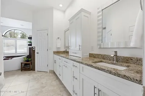 6285 Whispering Oaks Drive N Jacksonville FL 32277