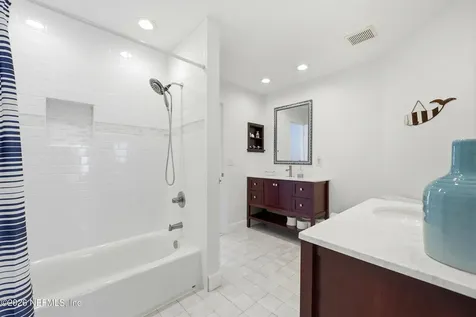 6285 Whispering Oaks Drive N Jacksonville FL 32277