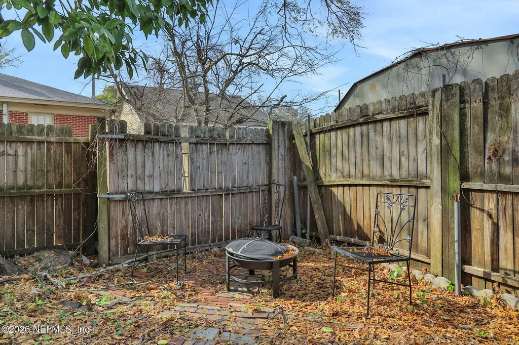2048 Redwing Street Jacksonville FL 32206