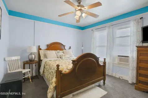 2048 Redwing Street Jacksonville FL 32206