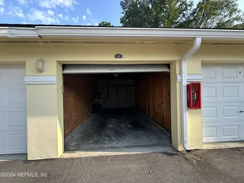 1800 The Greens Way Jacksonville Beach FL 32250