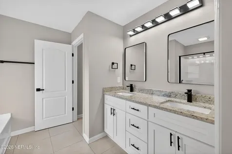 11933 Hayden Lakes Circle Jacksonville FL 32218