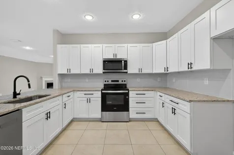 11933 Hayden Lakes Circle Jacksonville FL 32218