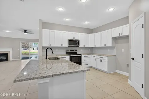 11933 Hayden Lakes Circle Jacksonville FL 32218