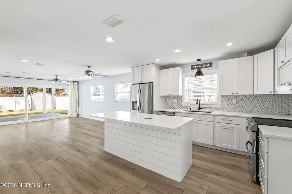 341 9th Street Atlantic Beach FL 32233