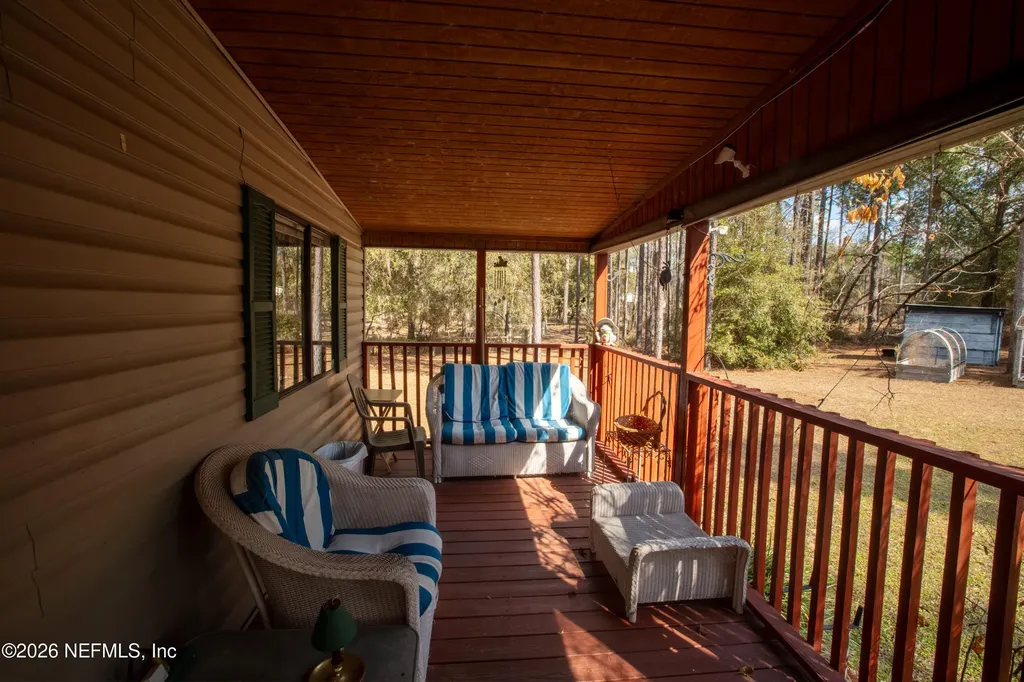 110 Hill Top Loop Hawthorne FL 32640