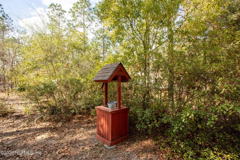 110 Hill Top Loop Hawthorne FL 32640