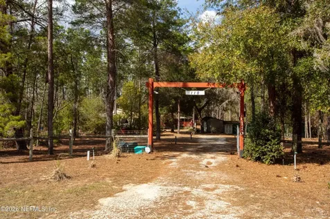 110 Hill Top Loop Hawthorne FL 32640