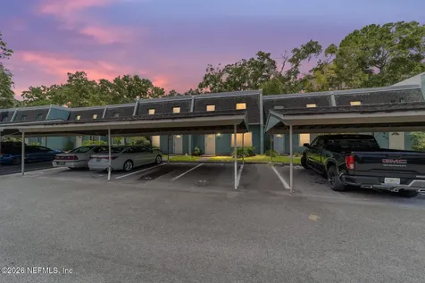 501 SW 75th Gainesville FL 32607