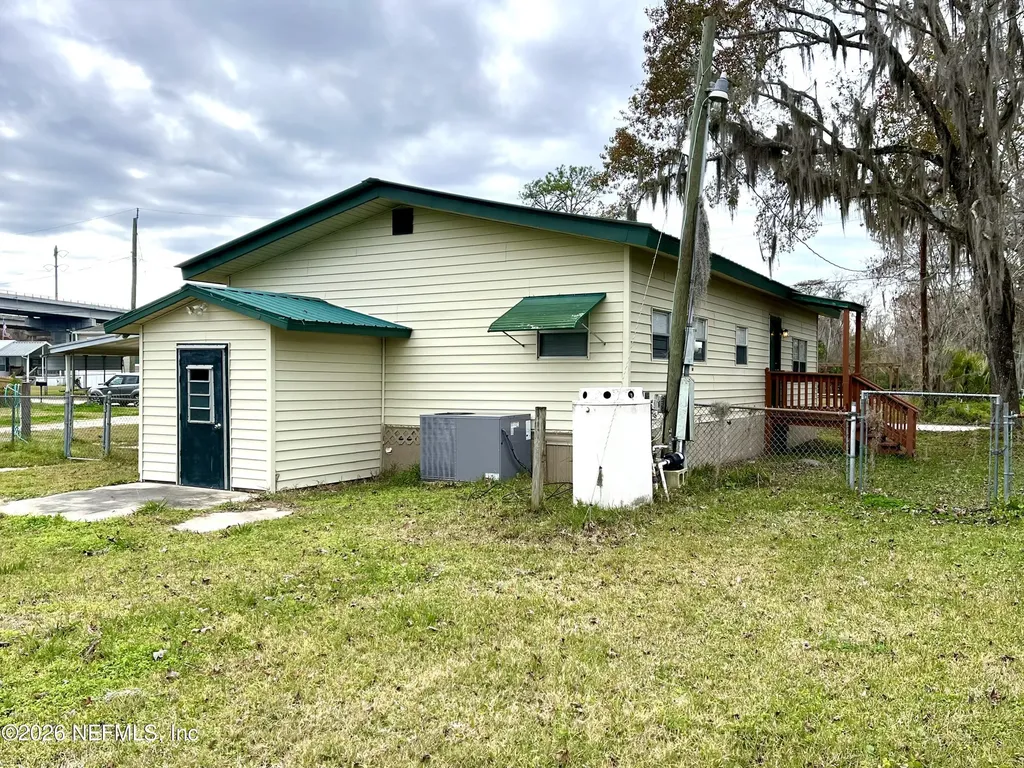 145 Magnolia Trail Satsuma FL 32189