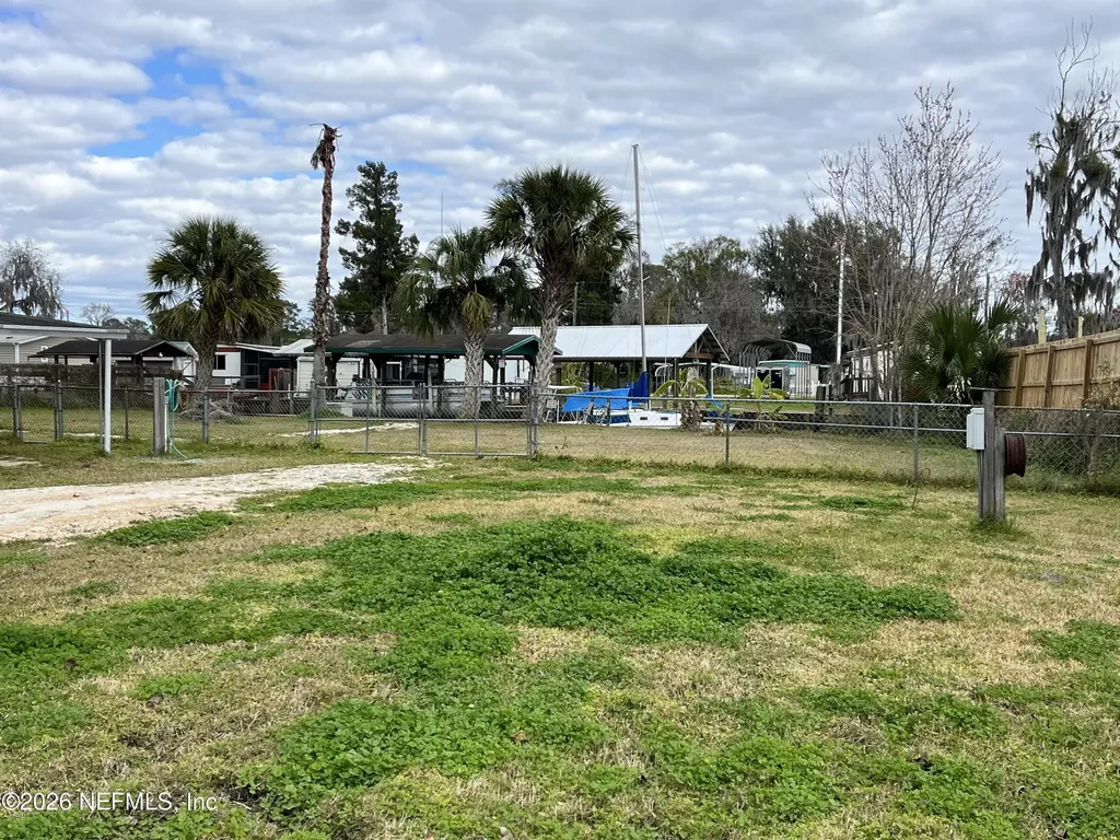 145 Magnolia Trail Satsuma FL 32189