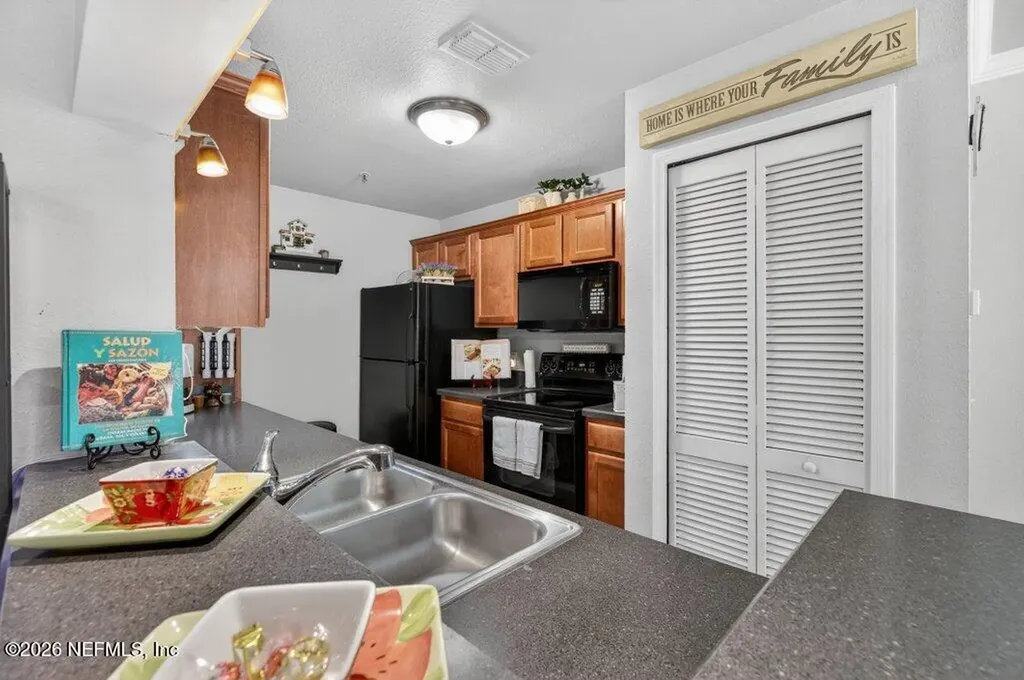 7800 Point Meadows Drive Jacksonville FL 32256