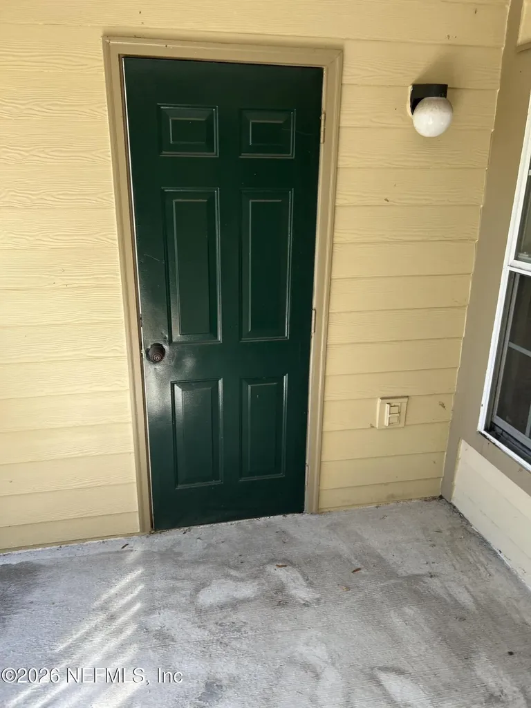 7800 Point Meadows Drive Jacksonville FL 32256
