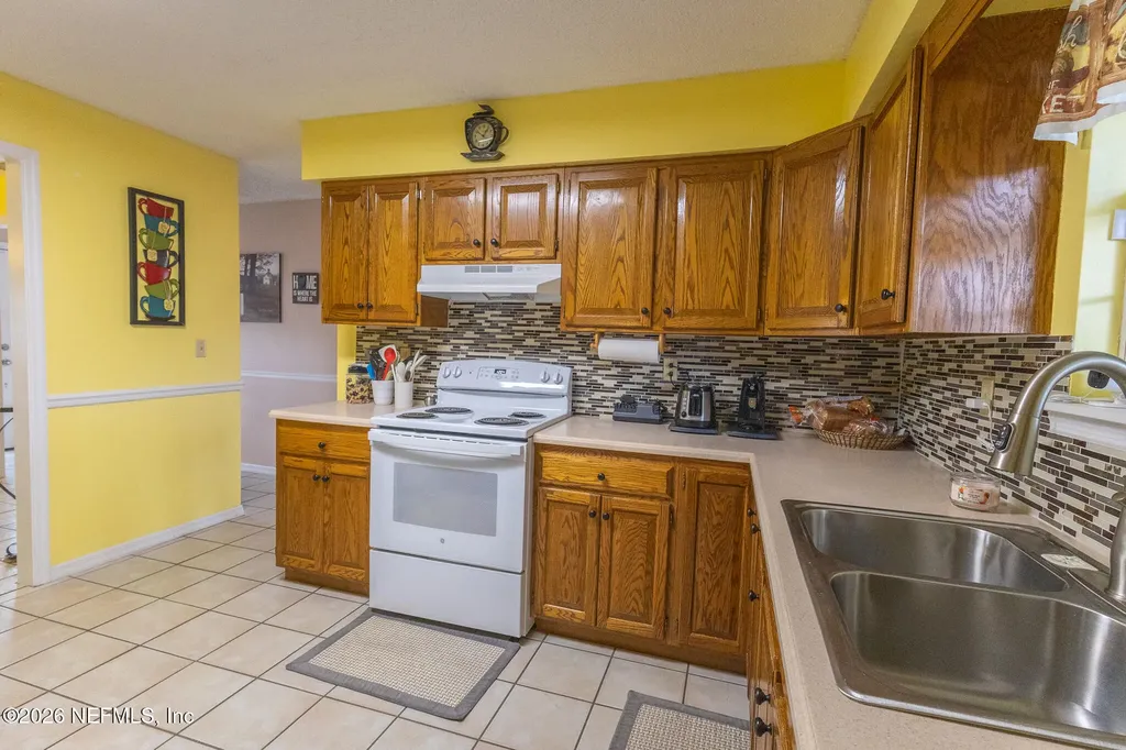6110 W 4th Manor Palatka FL 32177