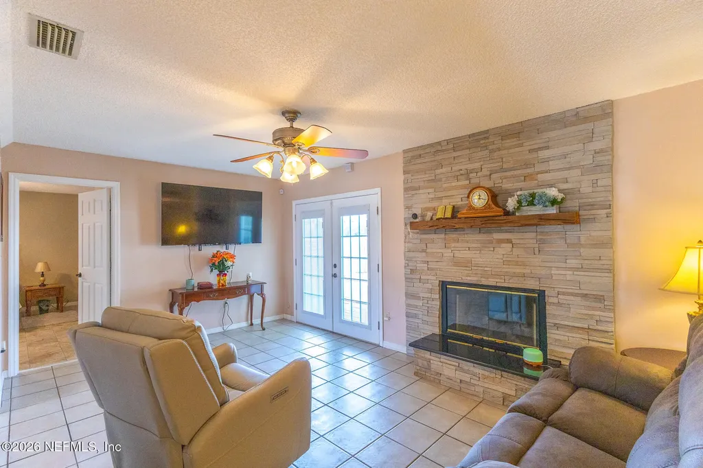 6110 W 4th Manor Palatka FL 32177