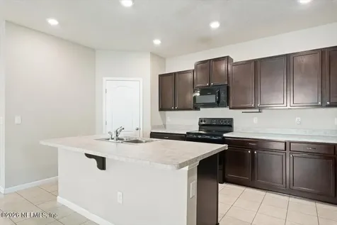 5677 Kellar Circle Jacksonville FL 32218