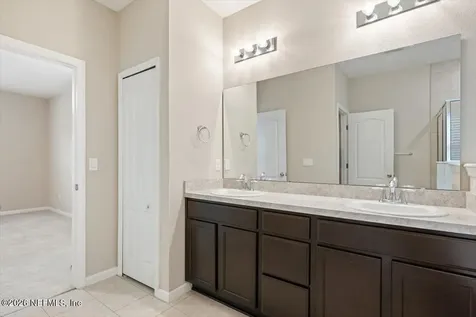5677 Kellar Circle Jacksonville FL 32218