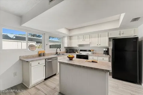 8140 Sutton Place E Jacksonville FL 32217