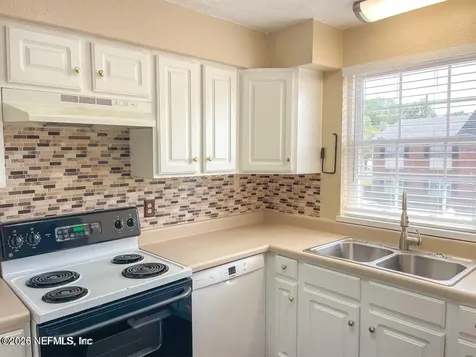 4915 Baymeadows Road Jacksonville FL 32217