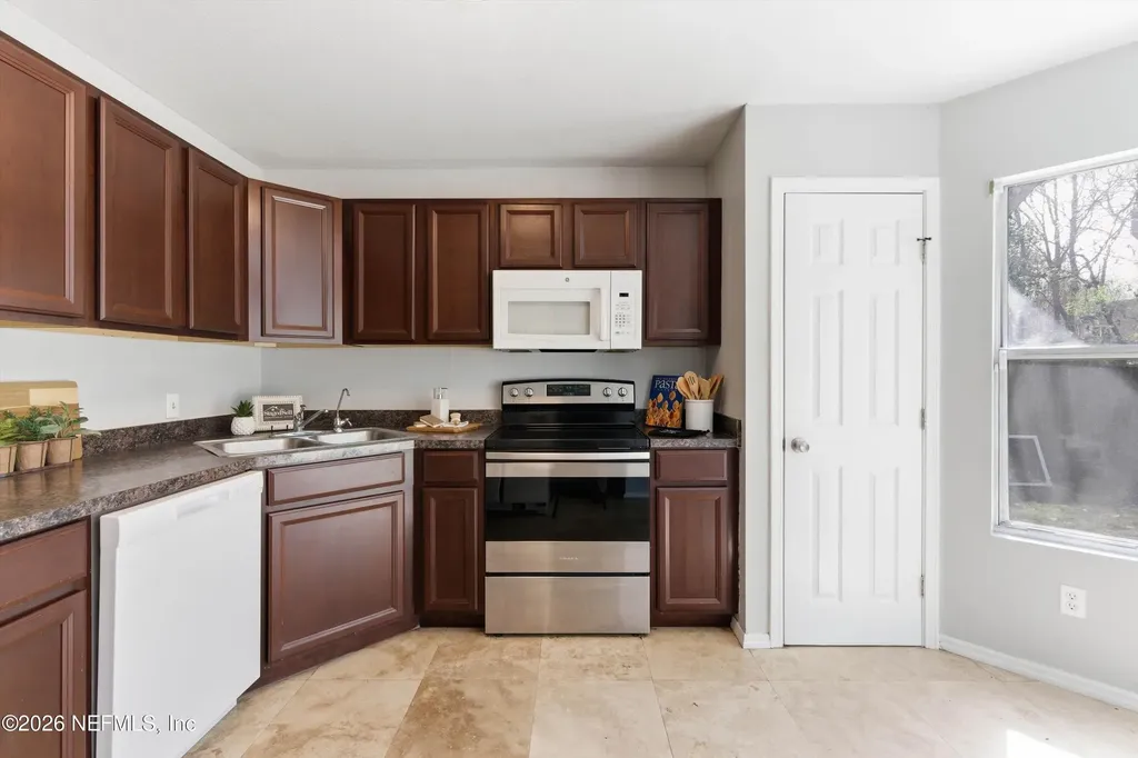 572 Staffordshire Drive Jacksonville FL 32225
