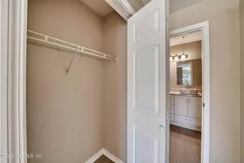 7800 Point Meadows Drive Jacksonville FL 32256
