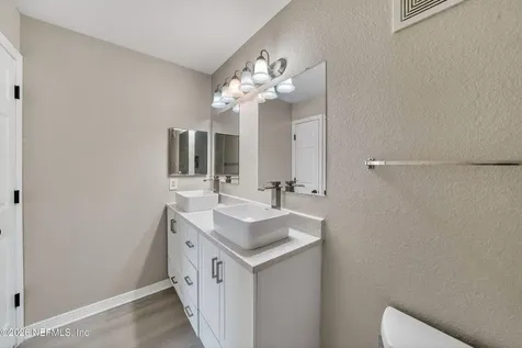 7800 Point Meadows Drive Jacksonville FL 32256