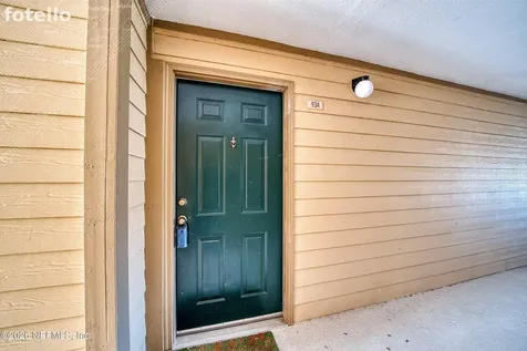 7800 Point Meadows Drive Jacksonville FL 32256