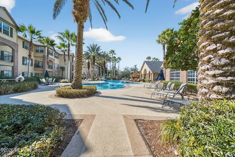 7800 Point Meadows Drive Jacksonville FL 32256