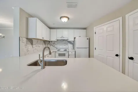 7800 Point Meadows Drive Jacksonville FL 32256