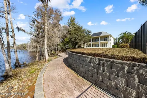 2588 State Road 13 N St. Johns FL 32259