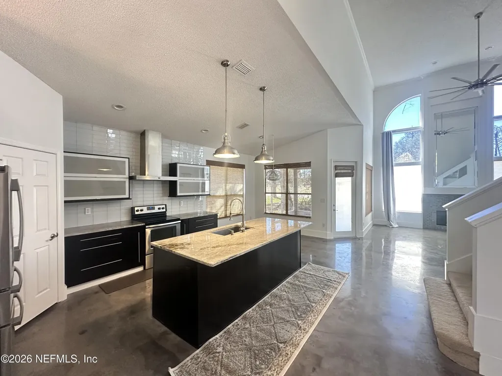 3996 Richmond Park Drive E Jacksonville FL 32224