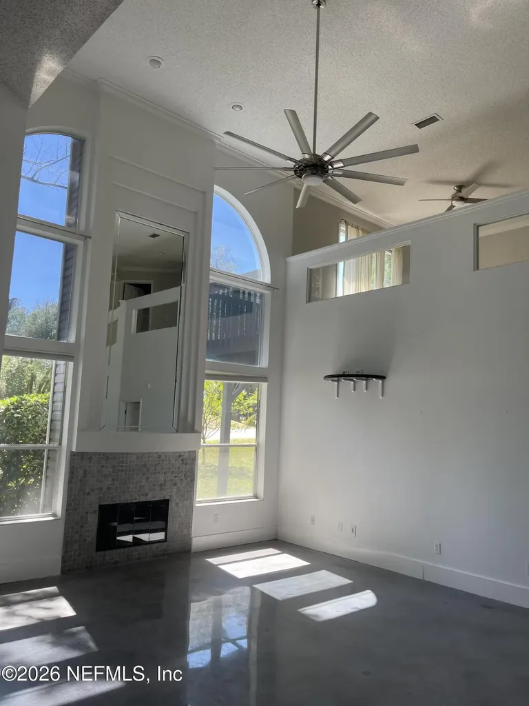 3996 Richmond Park Drive E Jacksonville FL 32224