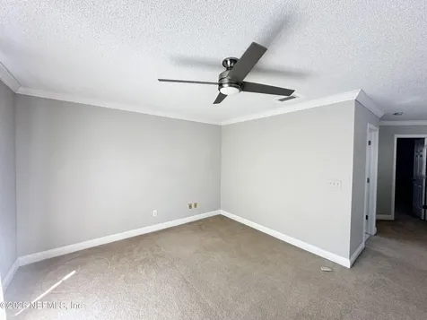 3996 Richmond Park Drive E Jacksonville FL 32224