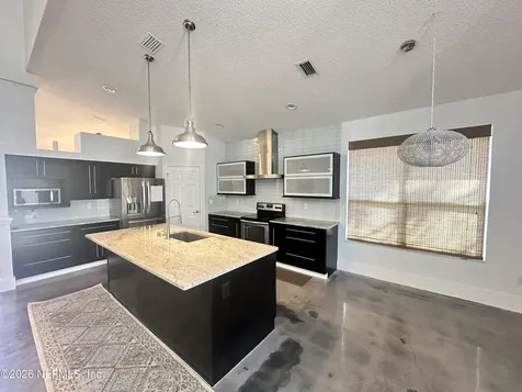 3996 Richmond Park Drive E Jacksonville FL 32224