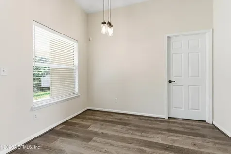 498 Bridgeport Court Jacksonville FL 32218
